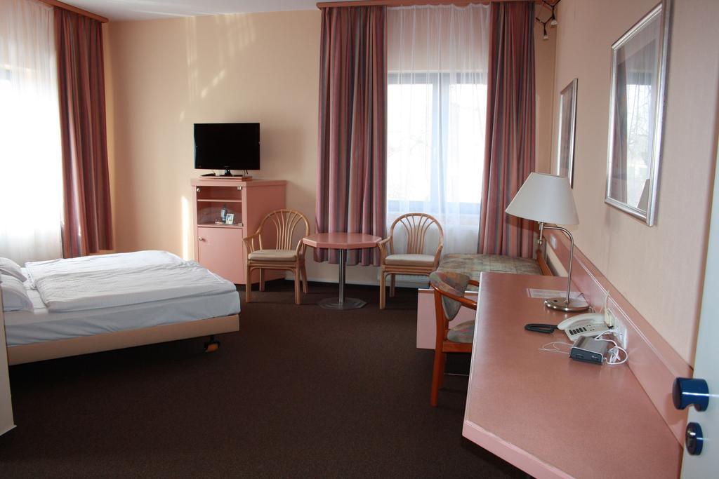Hotel Christinenhof Garni - Bed & Breakfast Gadebusch 外观 照片